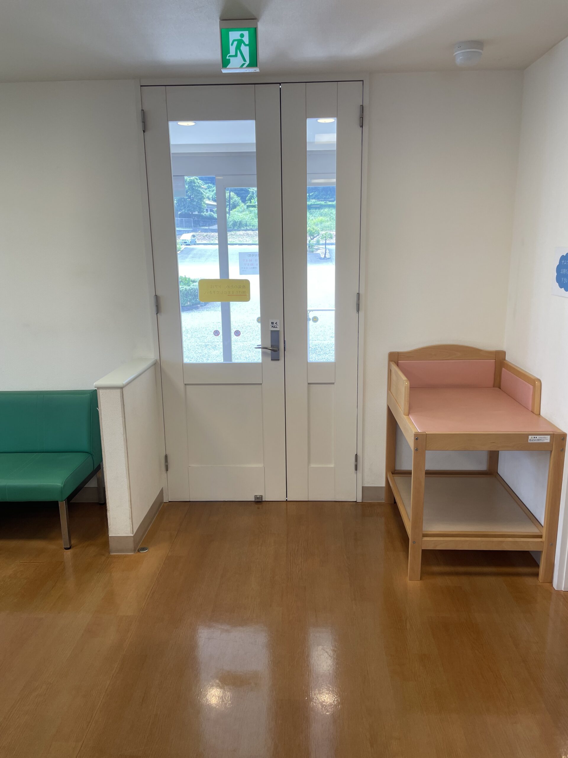 乳幼児用のベッド